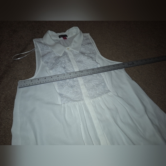 NWOT/ VINCE CAMUTO / WHITE/ MEDIUM/ SLEEVELESS BLOUSE WITH LACE DESIGN - Picture 5 of 10